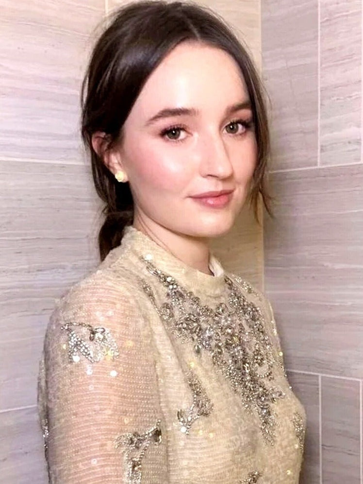 Kaitlyn Dever 8.5 x 11 Candid Color Photograph Art Print Photo Picture Collectibles:Photographic Images:Photographs Style Your Walls